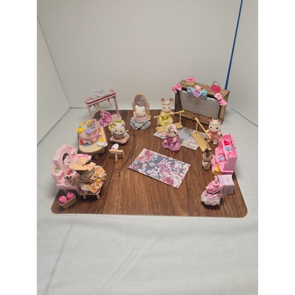 Calico Critters Ballerina Bunny with Dresses Barre Mirror Makeup Jewelry Acces - Picture 1 of 16